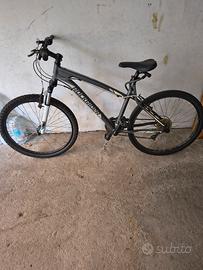 bicicletta mb marca  rock rider 