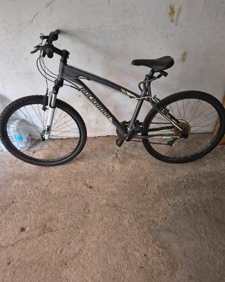 bicicletta mb marca  rock rider 