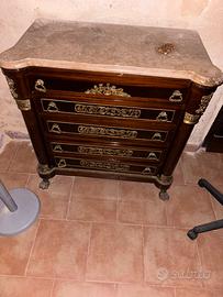 Mobile in noce pregiato