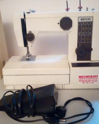 Macchina da cucire Necchi