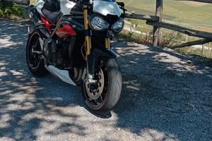 Triumph Speed triple R 