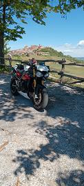 Triumph Speed triple R 