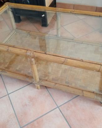 Tavolino in Rattan e superfici vetro