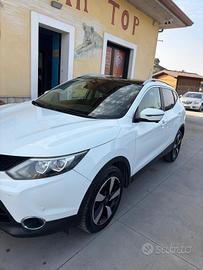 Nissan Qashqai 1.5 dCi tetto in vetro navigazione 