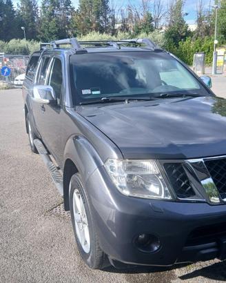 Nissan Navara 190 cv anno 2011