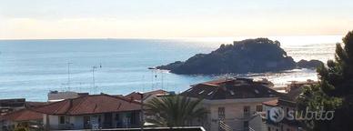 Aci Trezza panoramico130 mq garage e p.auto