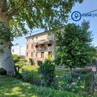 Palazzo storico immerso nel verde del Delta del Po