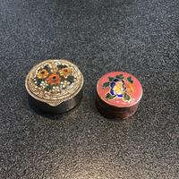 Due portapillole vintage,1smaltato blu+1 argentato