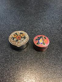 Due portapillole vintage,1smaltato blu+1 argentato