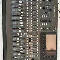 Mixer Behringer X32 con case