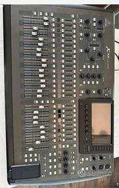 Mixer Behringer X32 con case