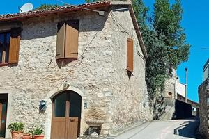 4 LOCALI A SPOLETO