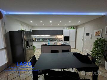 Appartamento di 120 m² con 5 locali e box auto dop