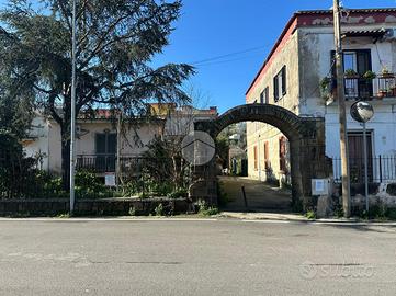 3 LOCALI A MONTE DI PROCIDA