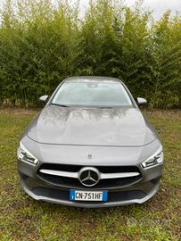 Mercedes-Benz CLA 180d Shooting Brake