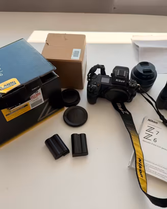 Nikon Z6 + obiettivo + battery grip + accessori