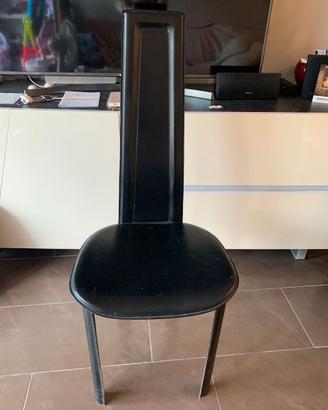 Sedia in pelle nera