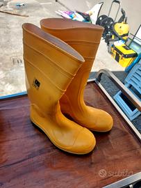 stivali impermeabili