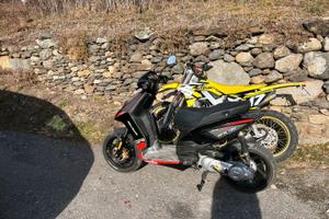 Aprilia sr motard