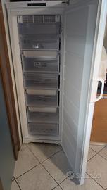 Congelatore Verticale Indesit - No Frost