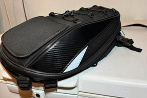 Zaino e porta casco da moto