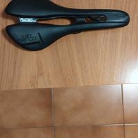 Sella per bici da corsa marca San Marco 