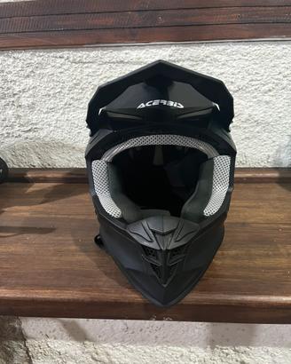 Casco Acernbis Linear S