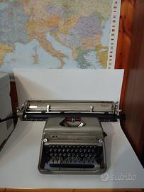 Macchina da scrivere Everest mon S.T.