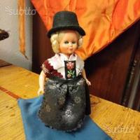 Bambolina antico souvenir Austria