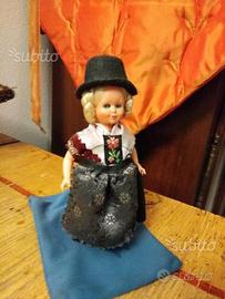 Bambolina antico souvenir Austria