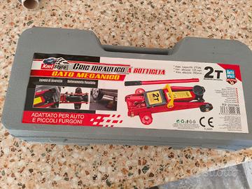 cric auto kmt con ruote nuovo