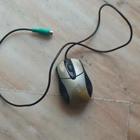Mouse non con presa USB