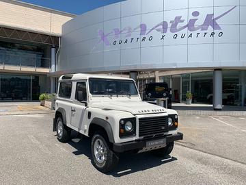 LAND ROVER Defender 90 2.4 TD4 Station Wagon 4 P