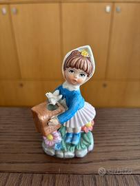 Statuetta vintage ceramica bambina con uccellino