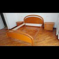 Giro letto, cassettiera, 2 comodini e specchio