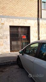 Via DE PRETIS garage