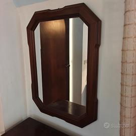 Specchio con cornice ottagonale