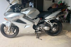 Honda VFR 800 V4 Vtec