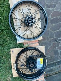 Ducati scrambler desert sled cerchi tubless  21/18