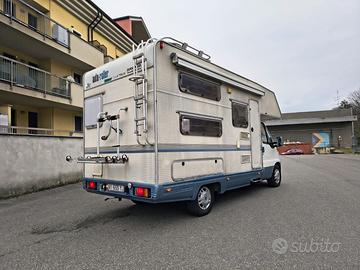 Camper Mansardato Auto-Roller lungo 5.97 m - Caravan e Camper In ...