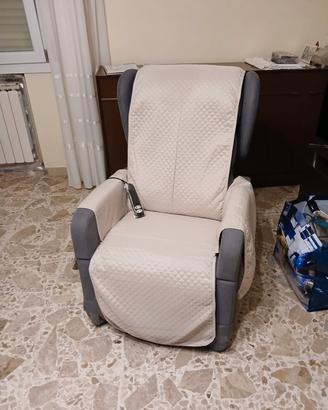 Poltrona con alzata assistita