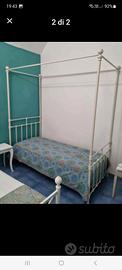 Letto a baldacchino