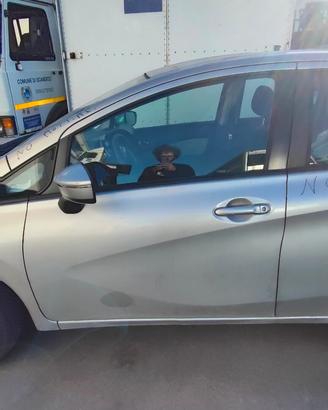 NISSAN NOTE 2013 PORTA ANTERIORE SX/DX