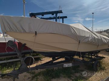 Barca a motore Sun rover