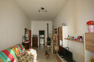 AP120 - Appartamento spazioso con giardino e garag