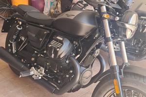 Moto guzzi v9