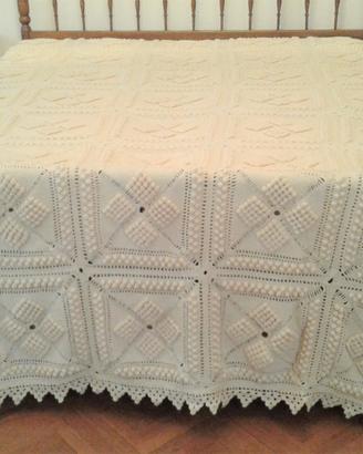 COPERTA DI LANA ALL UNCINETTO e CUSCINO