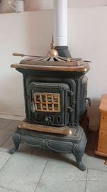 Stufa a legna funzionante