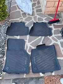 Tappetini gomma Golf 8 originali