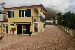 CASA INDIPENDENTE A MAIERÀ